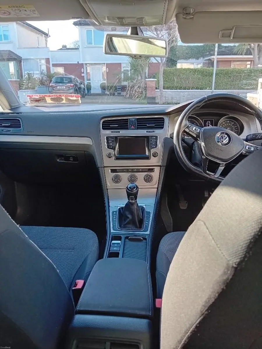 2014 Volkswagen Golf - Image 2