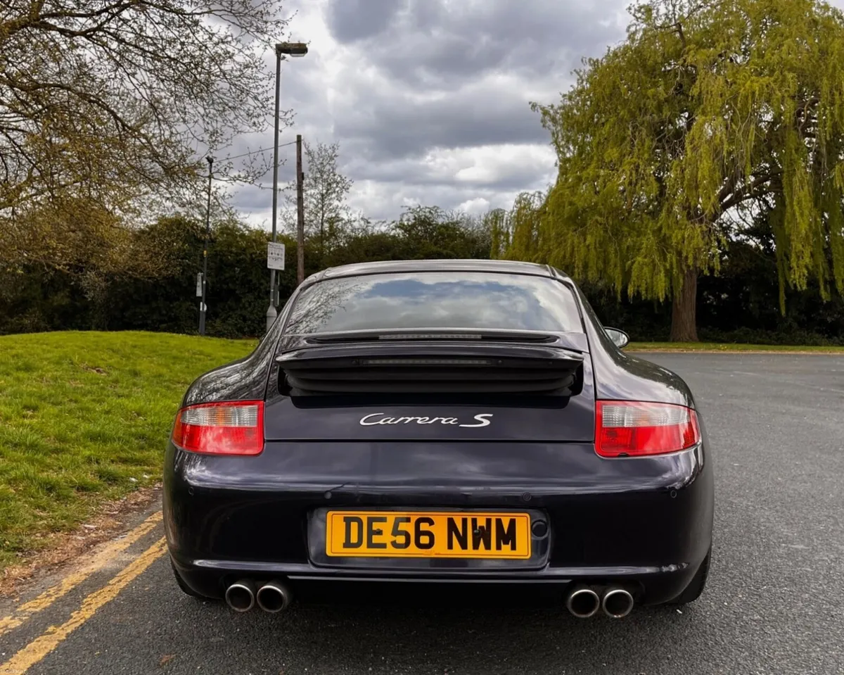 Porsche 911 Carrera S - Image 4