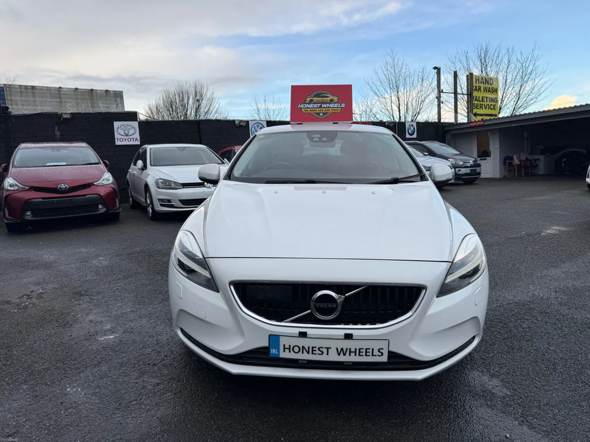 2016 Volvo V40 1.5L Petrol Automatic - Image 1