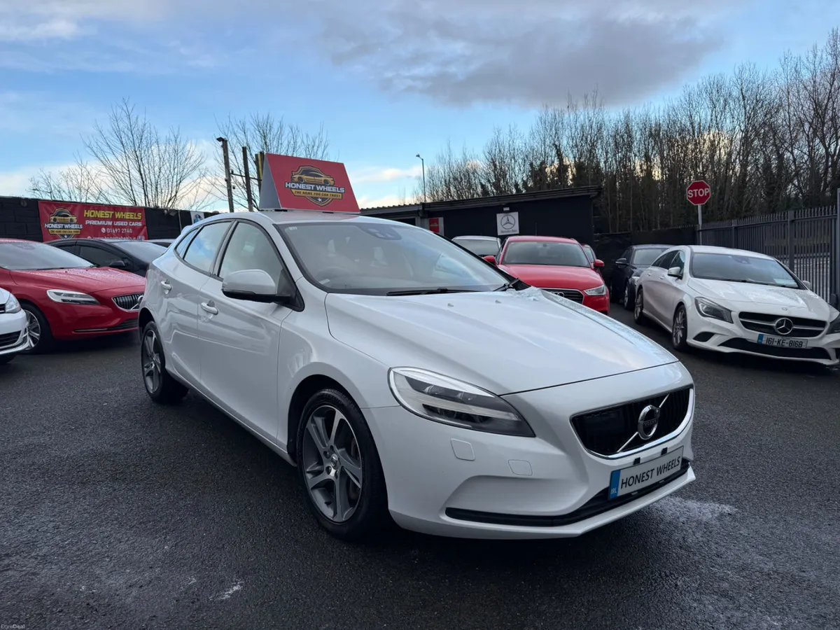 2016 Volvo V40 1.5L Petrol Automatic - Image 2