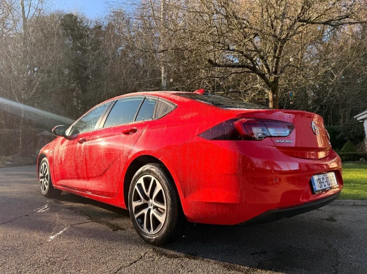 181 Opel Insignia 1.6 Eco Tec €7750 - Image 3