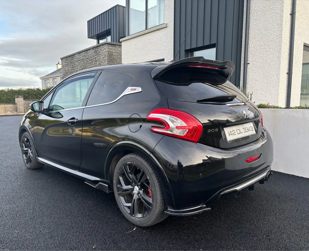 Peugeot 208 GTI - Image 2