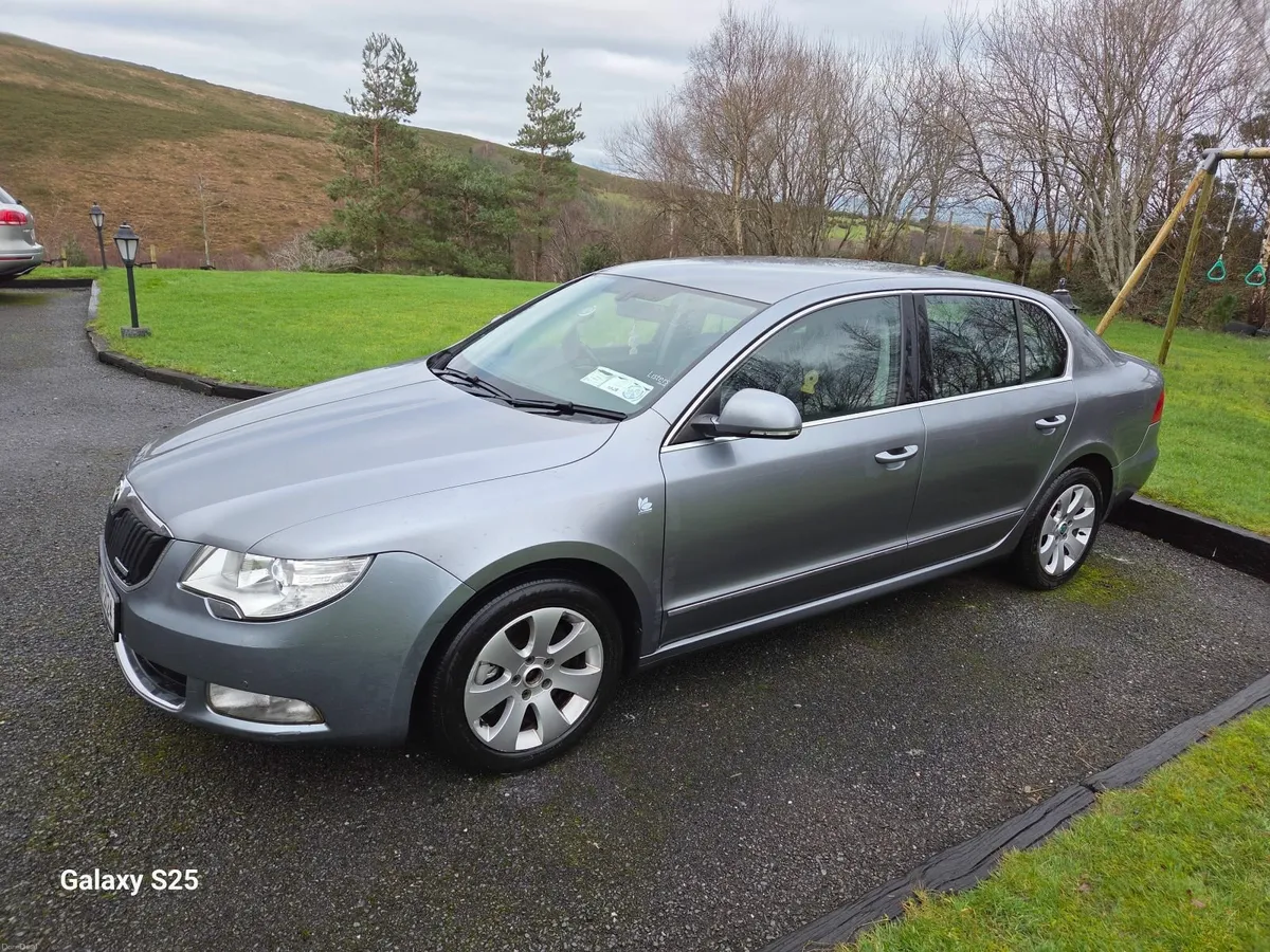 Skoda Superb 2012 - Image 2