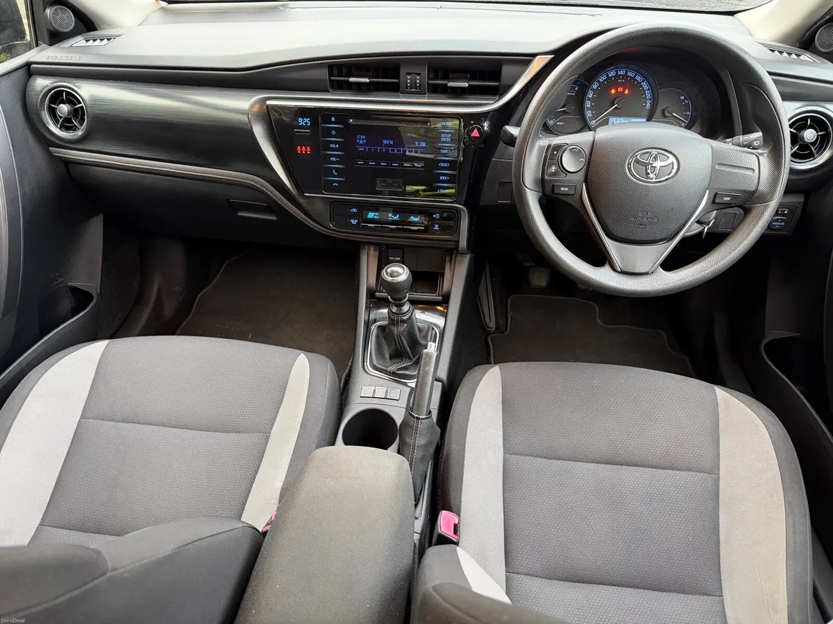 Toyota Auris 1.4 Diesel - Image 2