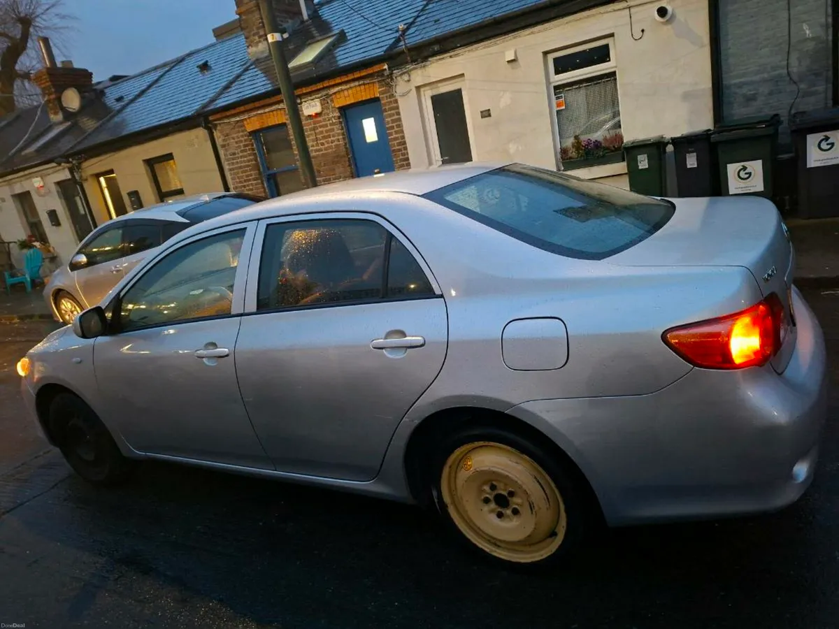 Toyota corolla - Image 3