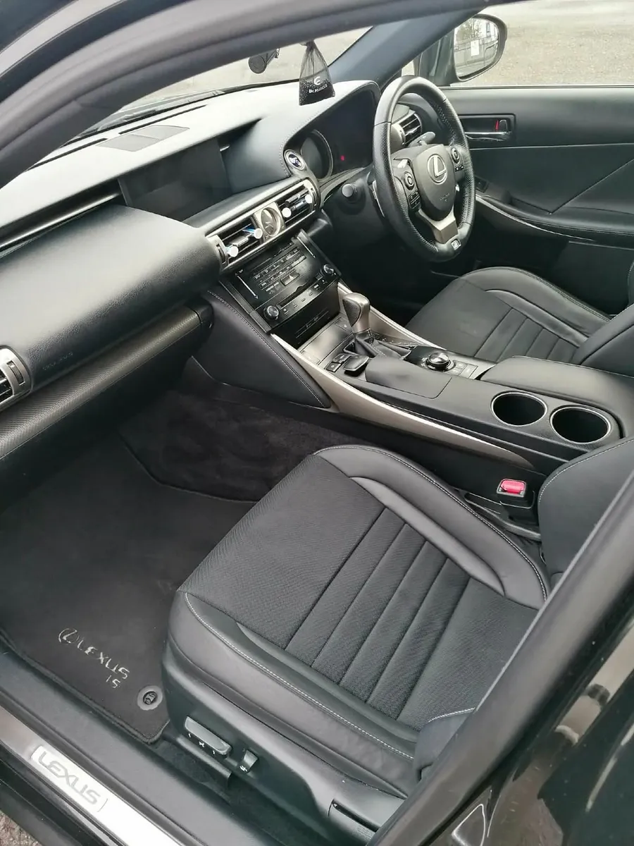 2013 Lexus IS 300H SPORT NCT 12/26 Vehicle Check ✅ - Image 4