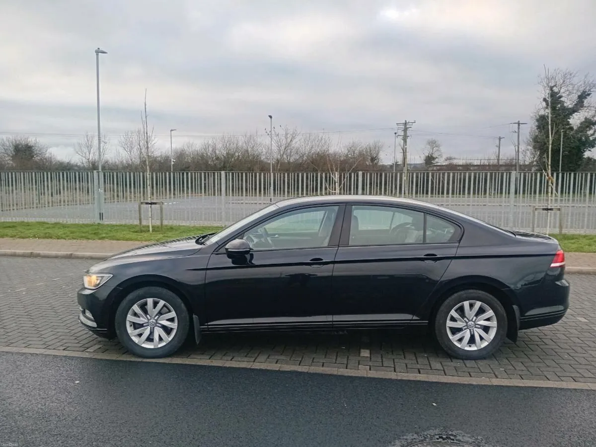 Volkswagen passat 2017/// long NCT and tax!! - Image 3