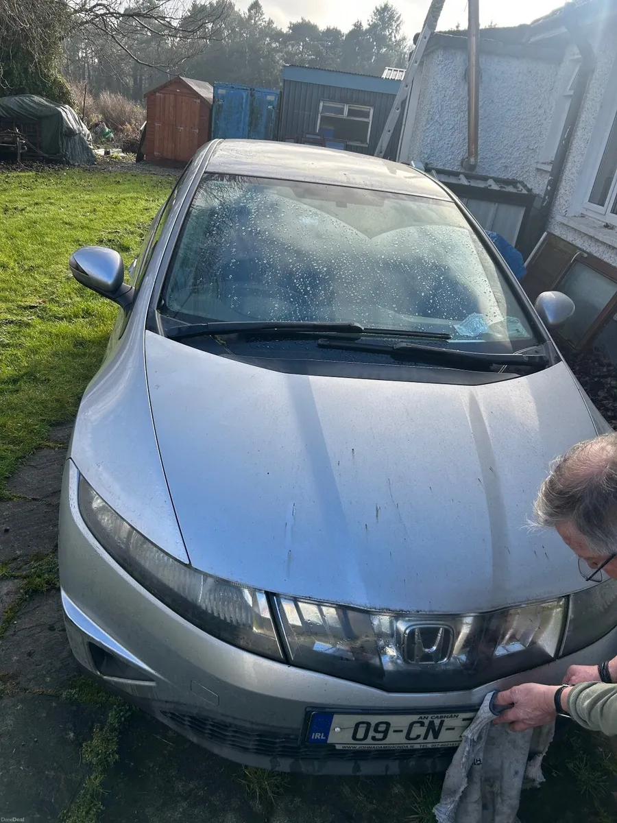 Honda Civic 2009 - Image 2