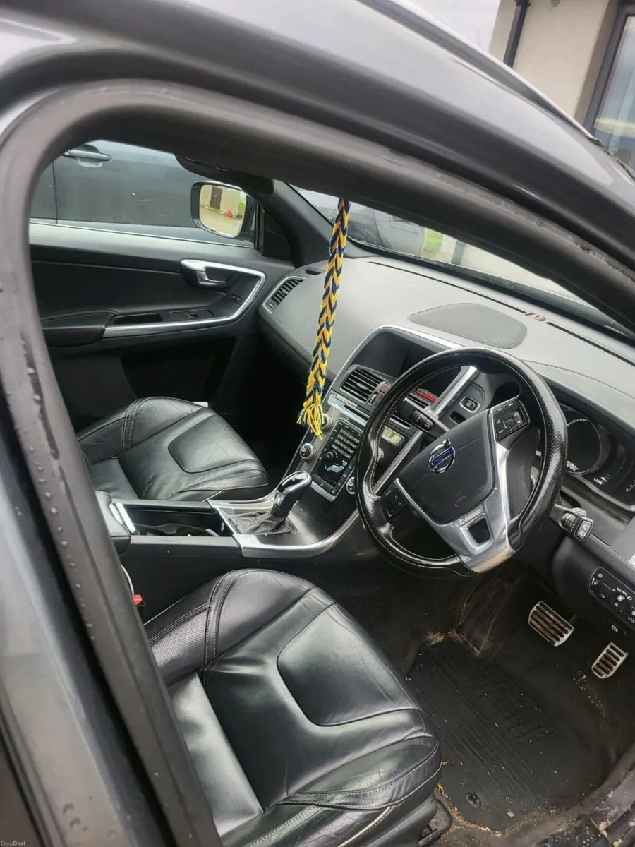 Volvo XC60 R Design - Image 4