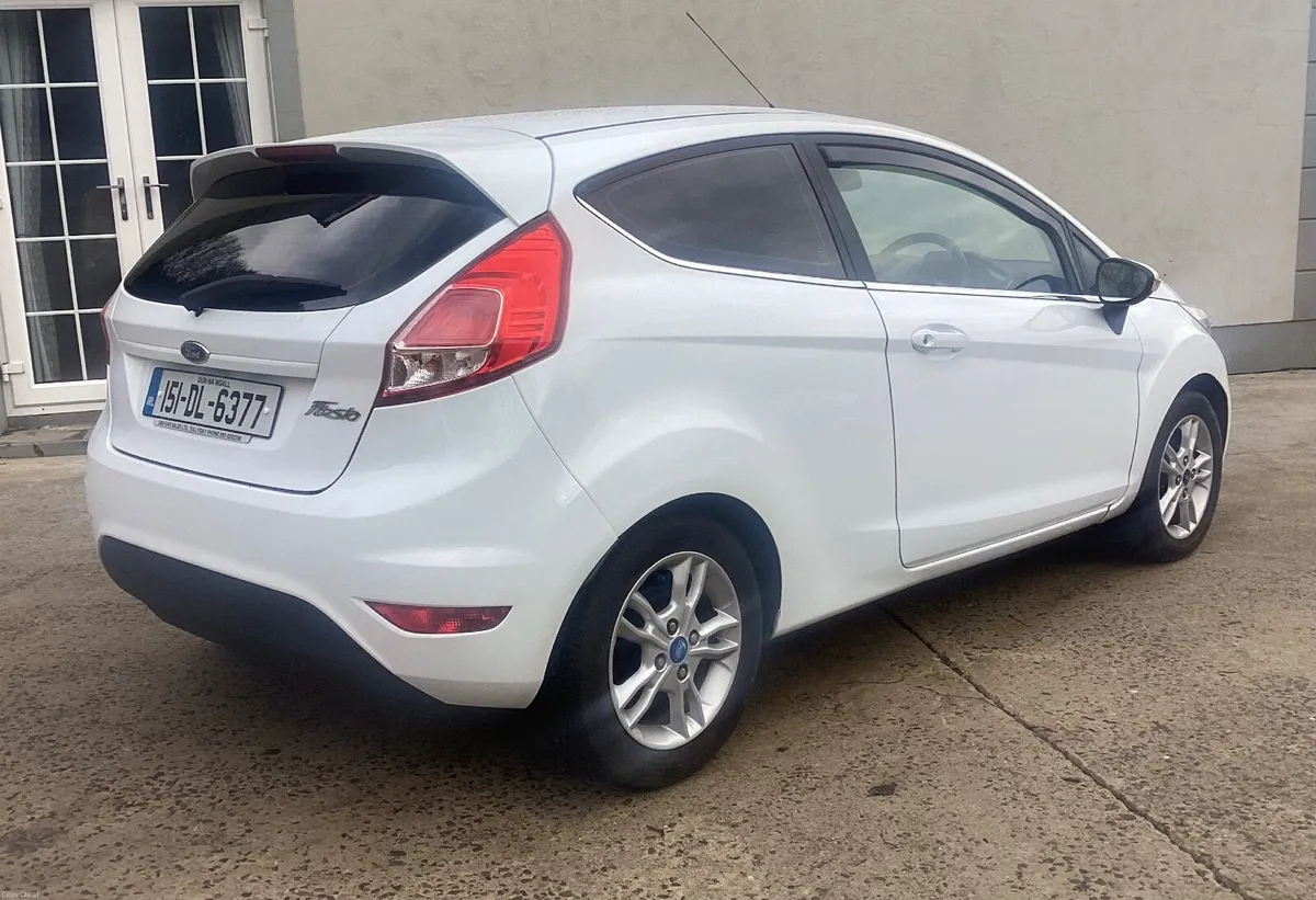 2015 Ford fiesta Zetec 1.2 - Image 4