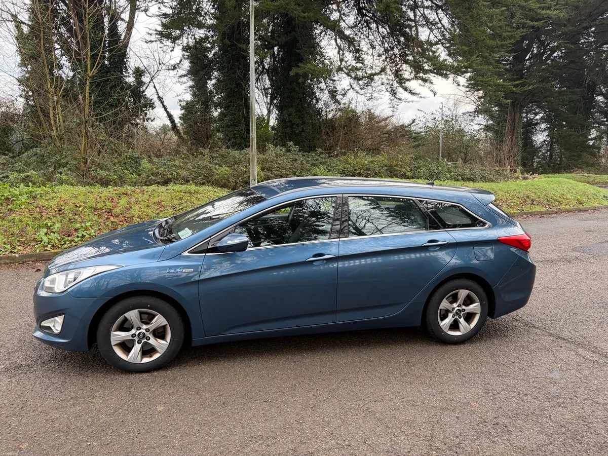 2011 Hyundai i40 Estate - Image 2