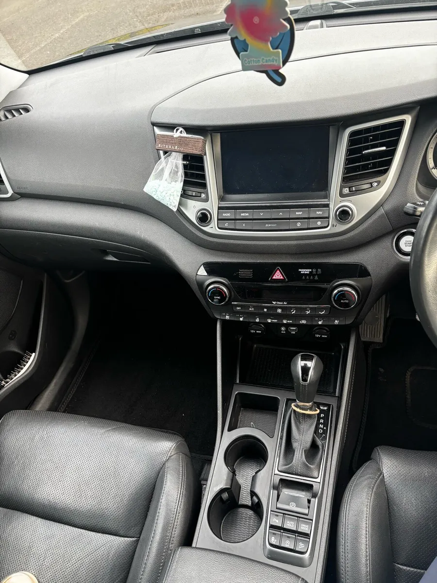 Hyundai Tuscan - Image 2