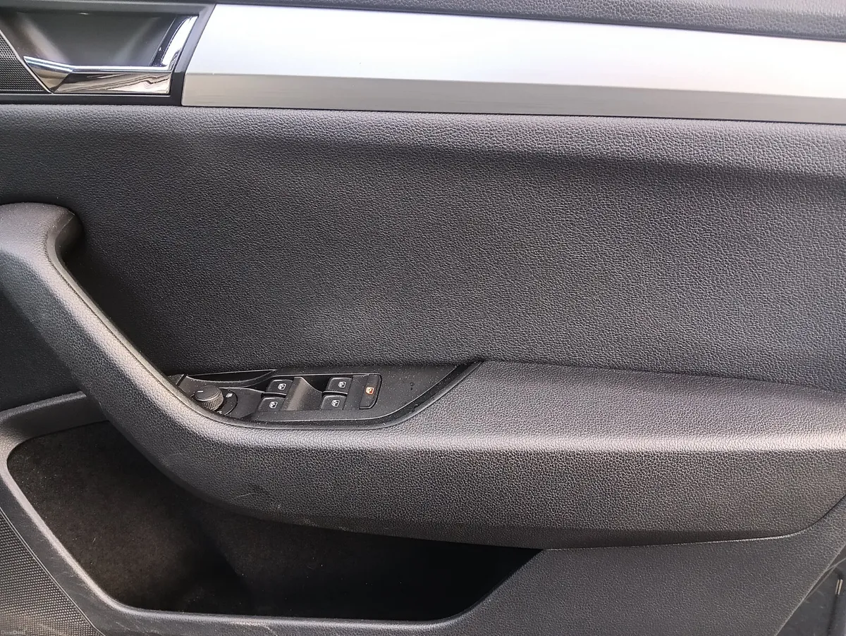 💥2015 Skoda Superb 1.6L Diesel Business edition💥 - Image 4