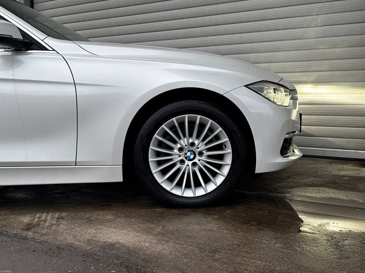 2019 BMW 320D Luxury Touring automatic - Image 4