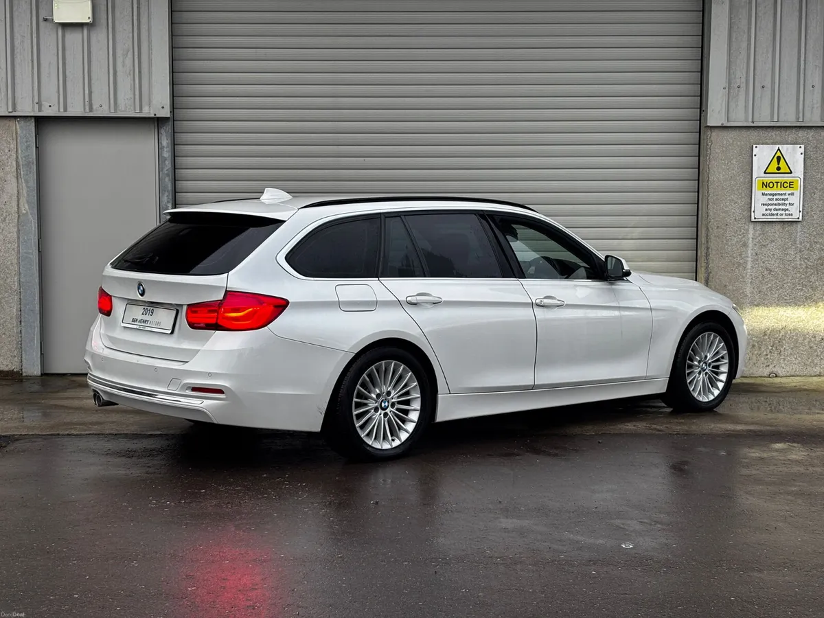 2019 BMW 320D Luxury Touring automatic - Image 3
