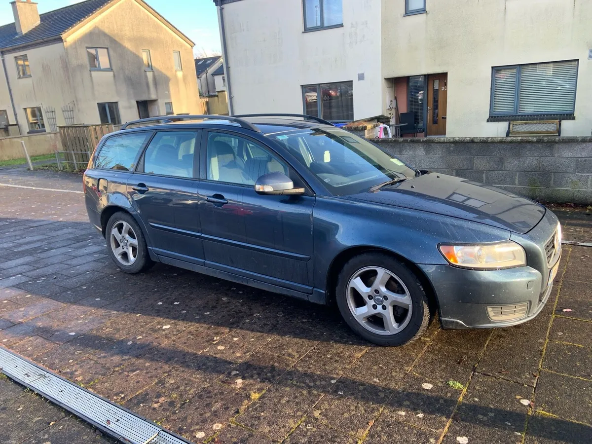 Volvo V50 estate 2010 1.6 diesel - Image 1
