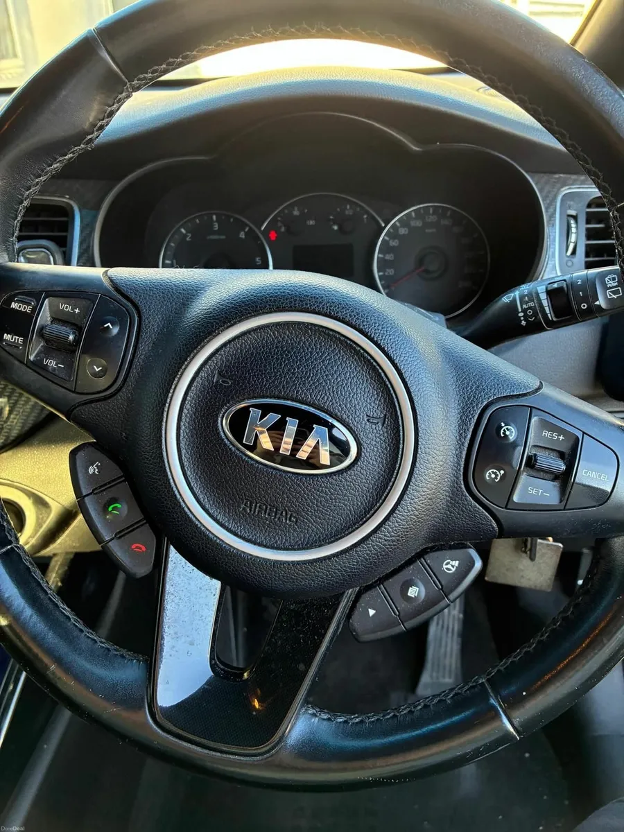 Kia Carens 2017 - Image 2