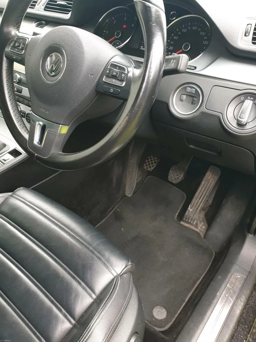 Volkswagen Passat CC - Image 2