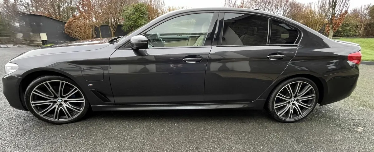 BMW 5-Series 2020 - Image 4