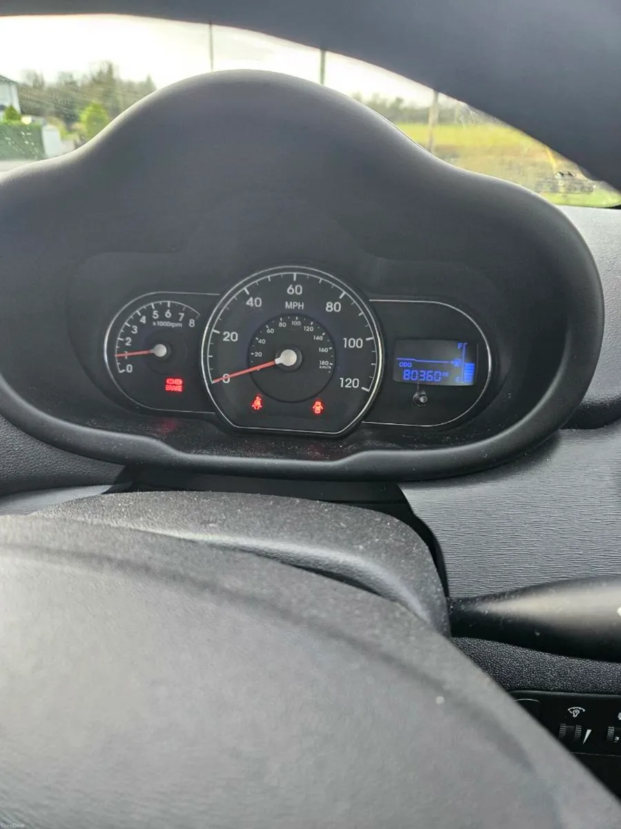 Hyundai i10 - Image 2