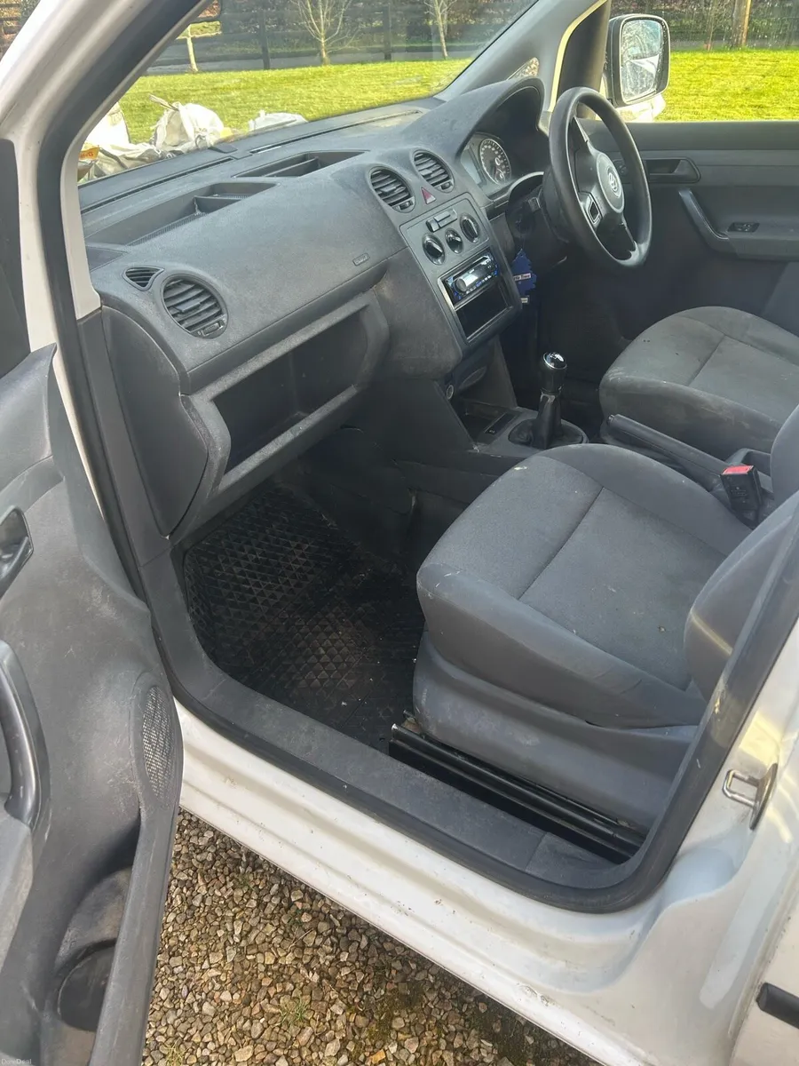 Volkswagen caddy - Image 2