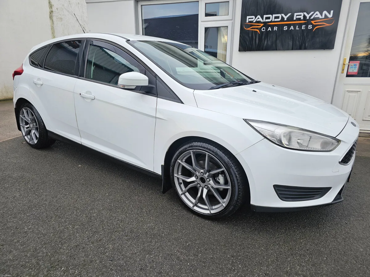 2015 Ford Focus 1.6tdci Style Manual - Image 2