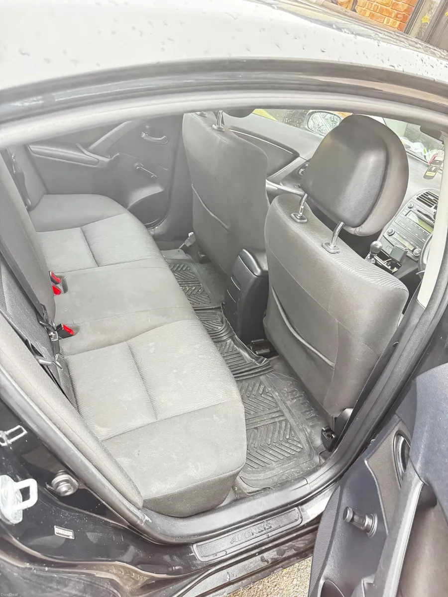 Toyota Avensis 2010 - Image 3