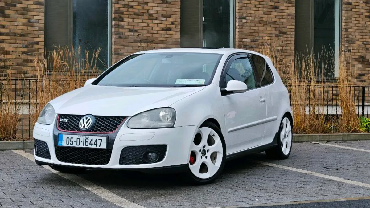 VW Golf MK5 GTI Manual - Image 3