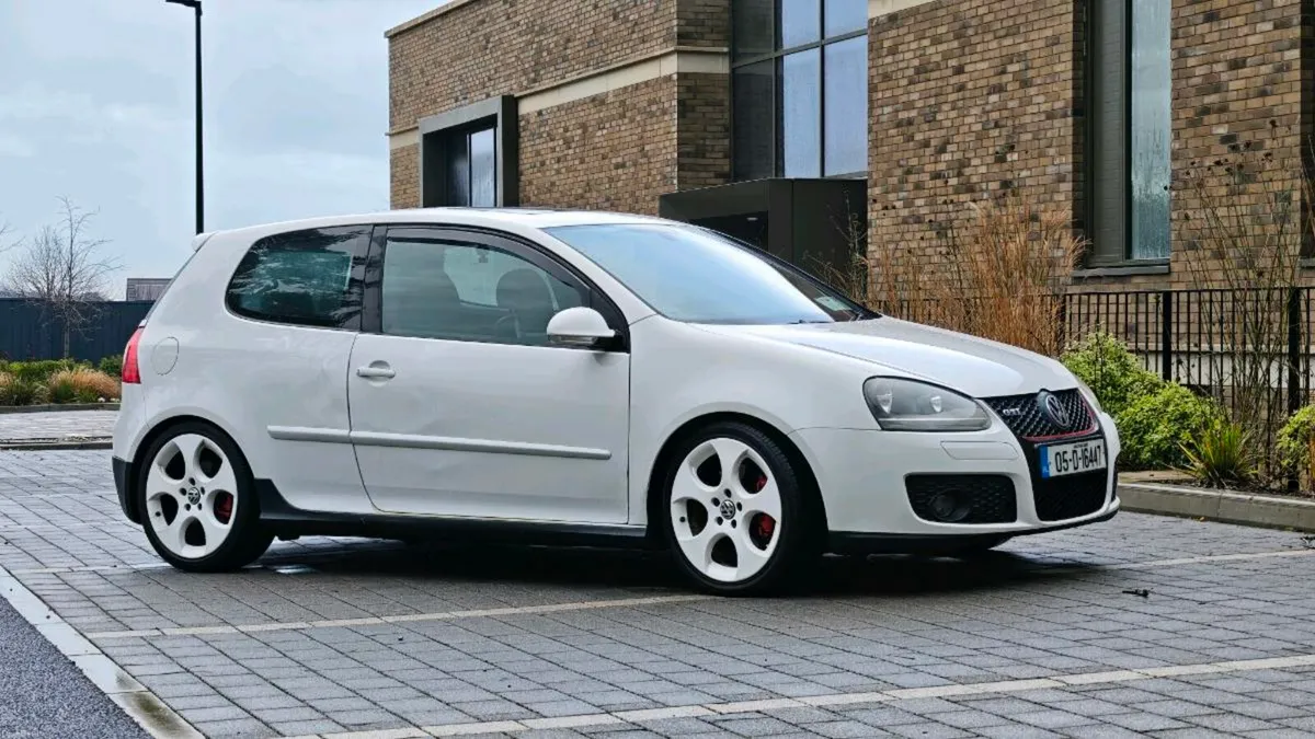 VW Golf MK5 GTI Manual - Image 4