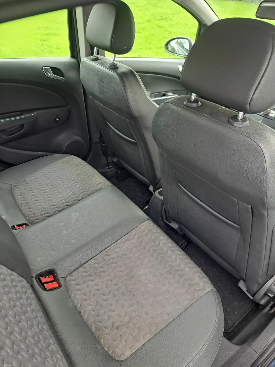 Vauxhall Corsa 2011 - Image 2
