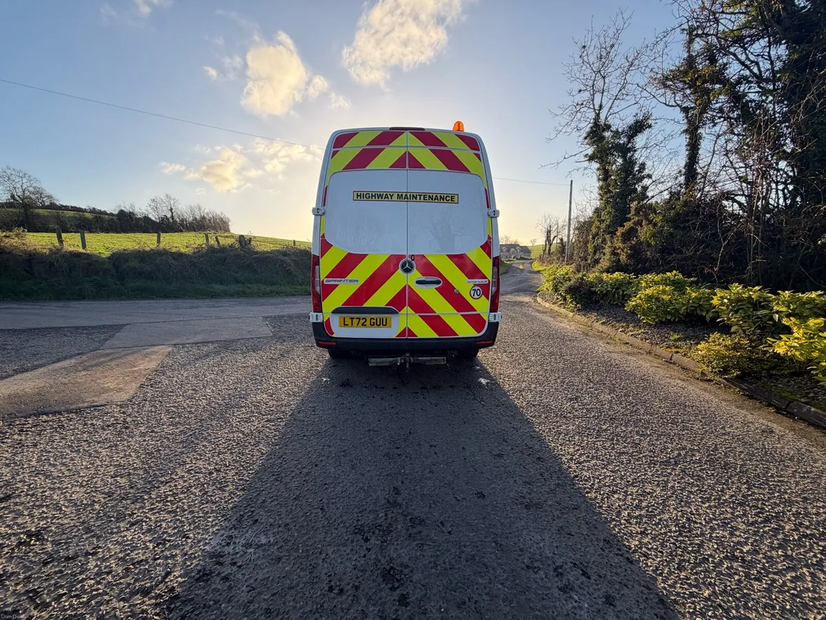 2023 MERCEDES SPRINTER MWB HIGH ROOF - Image 4