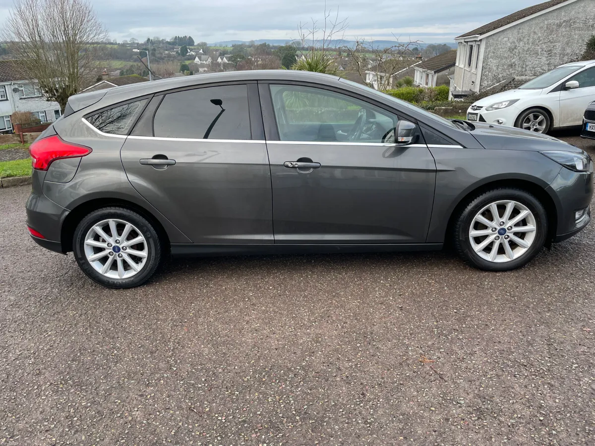 FORD FOCUS 1.5 TDCi 120 2017 NCT 01/28 TAX 03/26 - Image 3