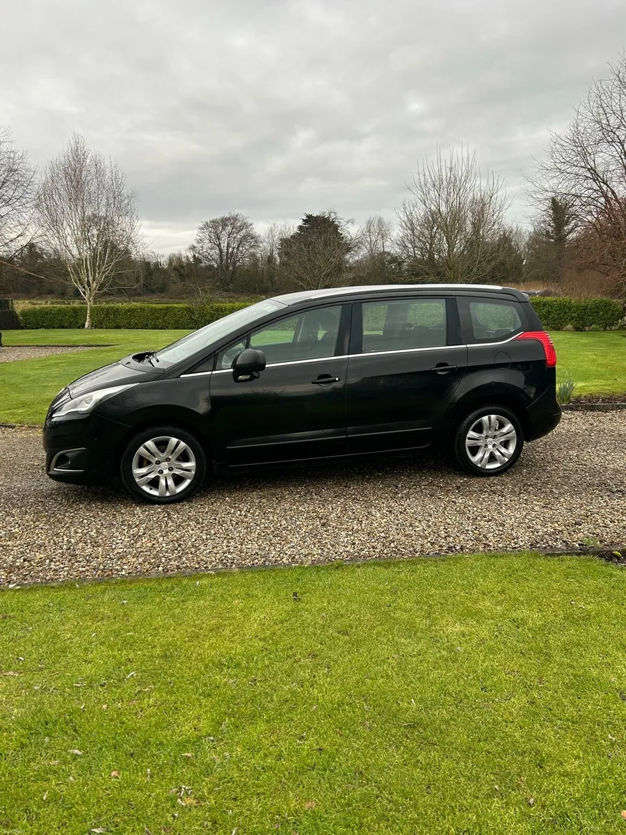 7 Seater Peugeot 5008 Diesel low kms - Image 4