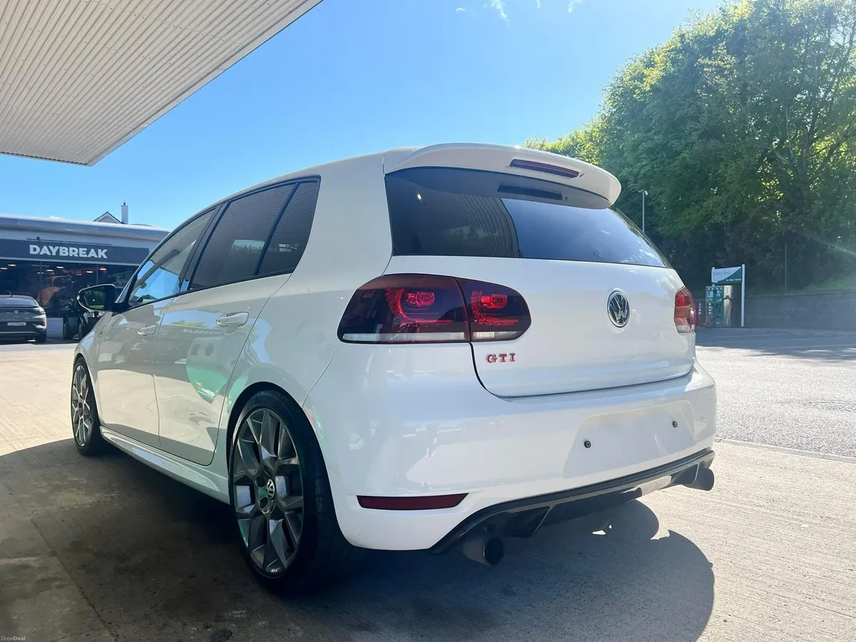 Volkswagen Golf Edition 35 GTI - Image 2