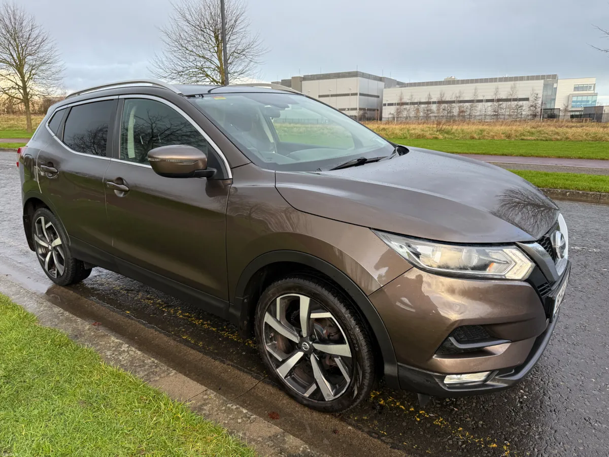 LOW MILEAGE  HIGH SPEC SV MODEL - Image 1