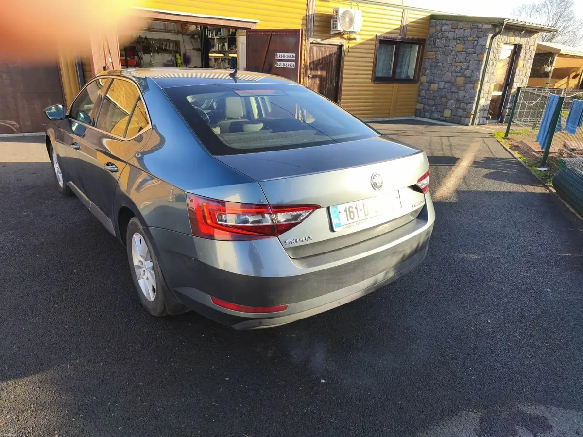 Skoda Superb 2016 - Image 2