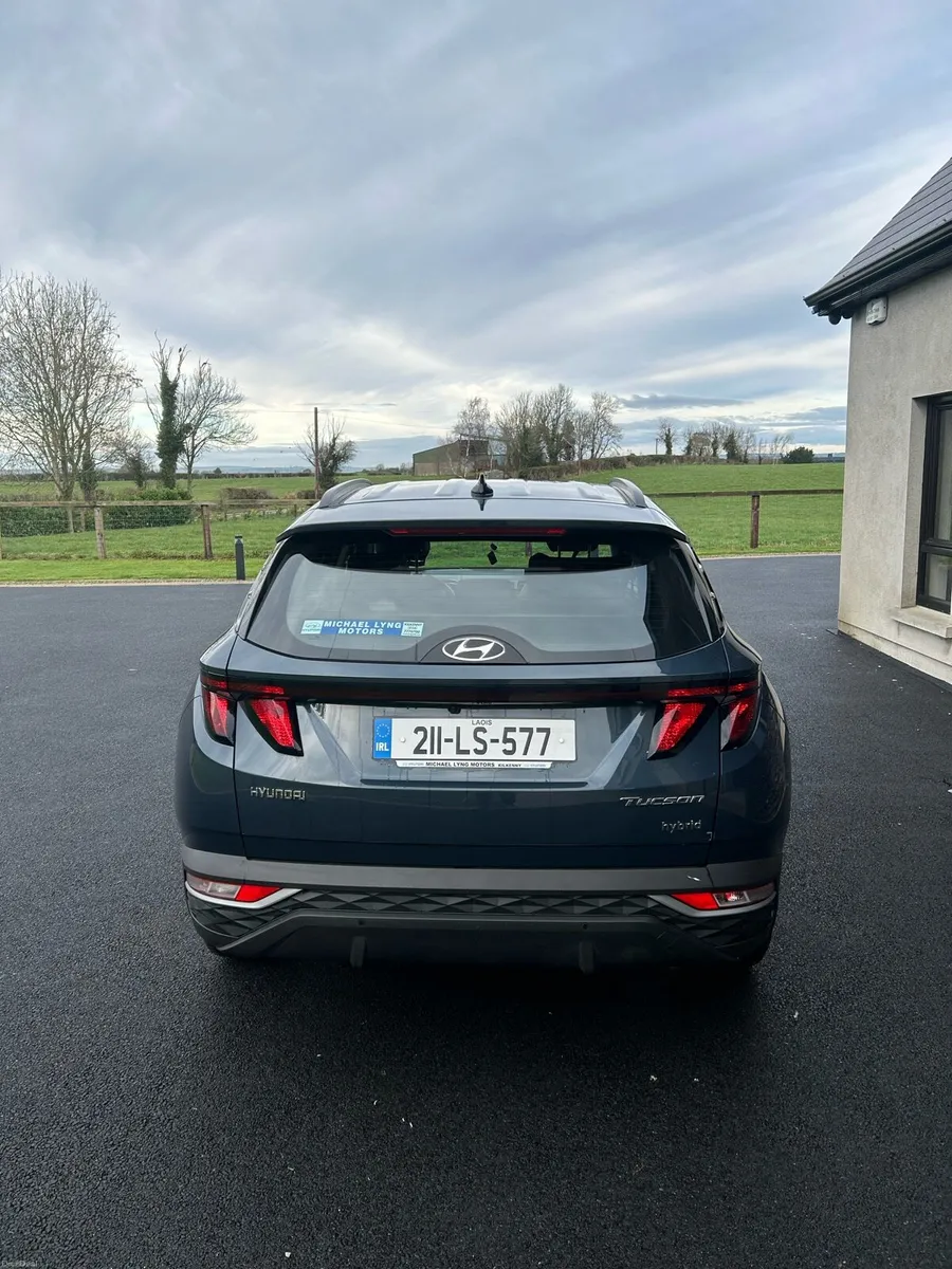 Hyundai Tuscon 2WD Executive Plus HEV, Auto - Image 4