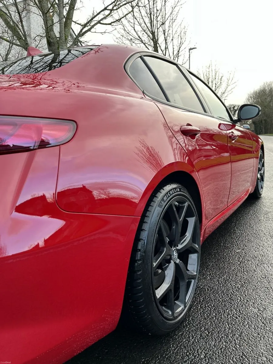Alfa Romeo Giulia 2021 - Image 2