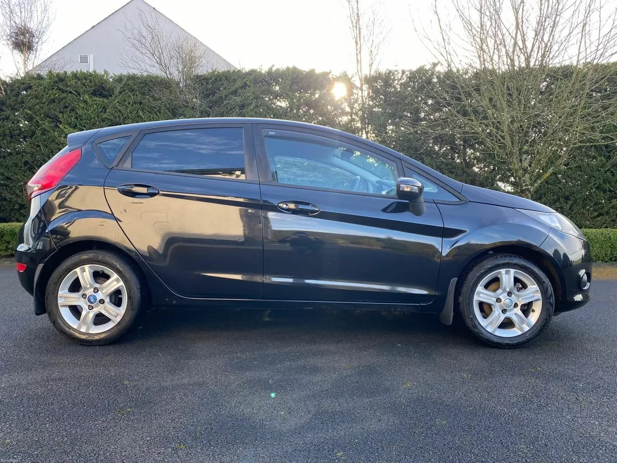 Ford Fiesta 2010 - Image 3