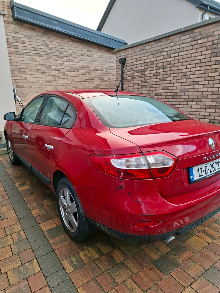 Red Renault Fluence 2012 - Image 2