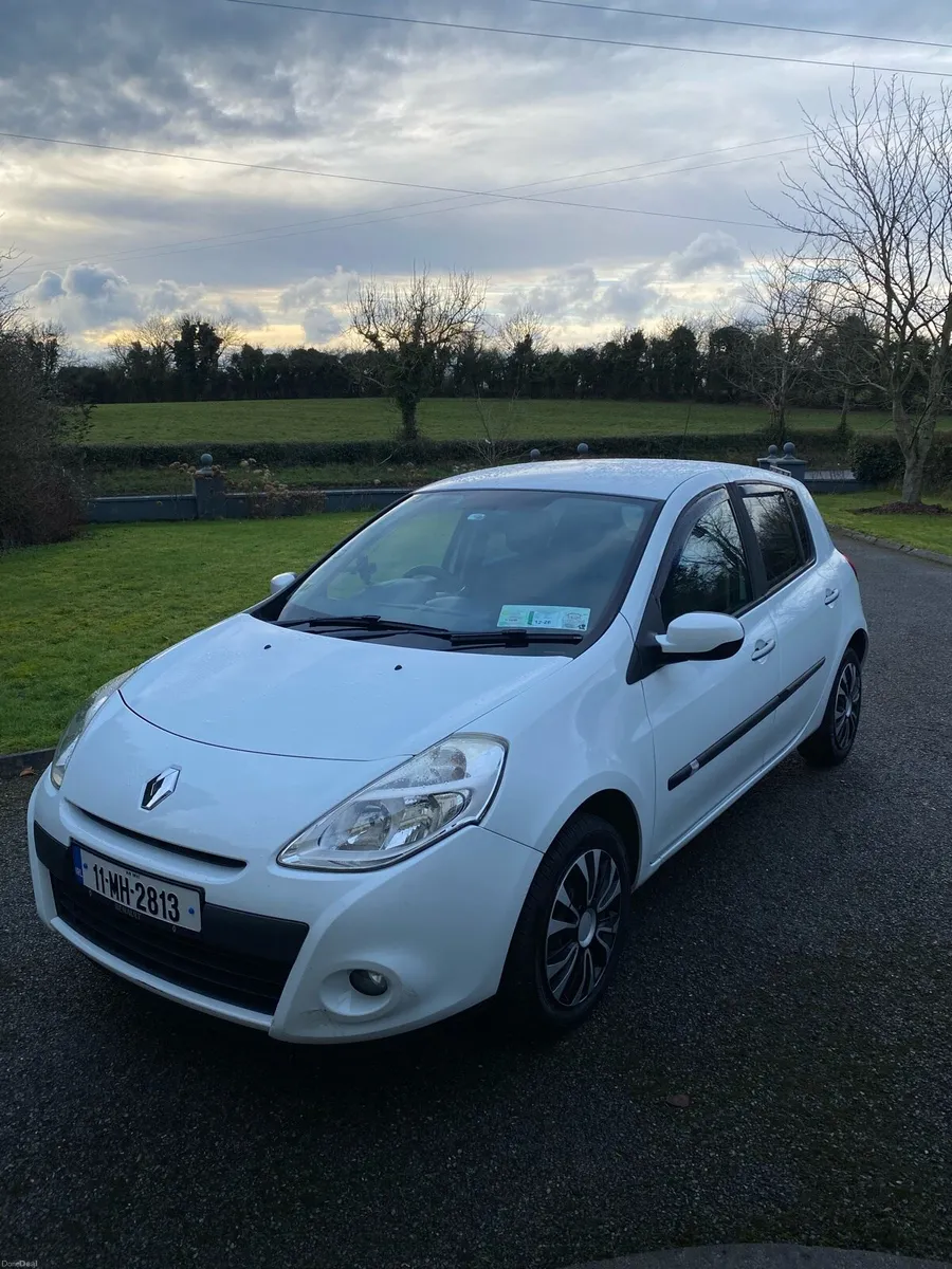 2011 Renault Clio Edition Royale (WHITE) - Image 1