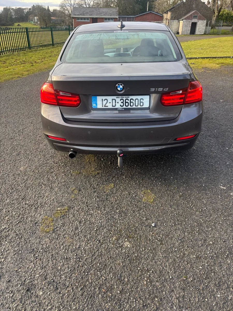 BMW 318D F30 - Image 4