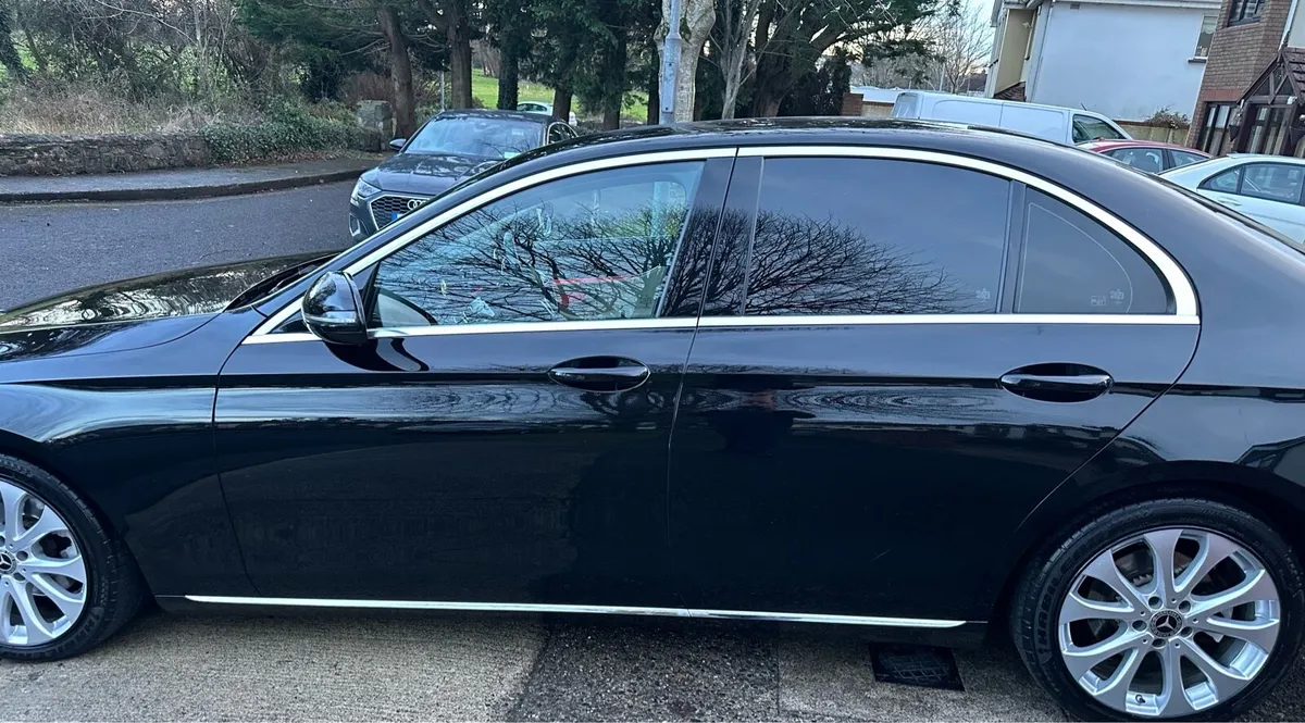 2019 Mercedes-Benz E-Class (E200D) - Image 4