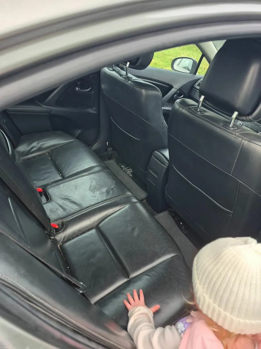 Toyota Avensis 2010 - Image 4