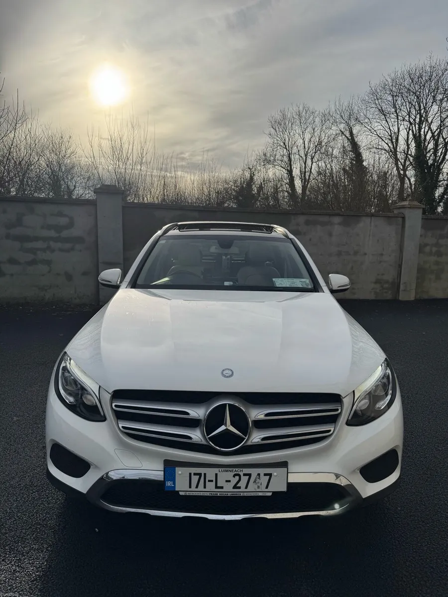 2017 Mercedes GLC 220d 4matic pan roof - Image 4