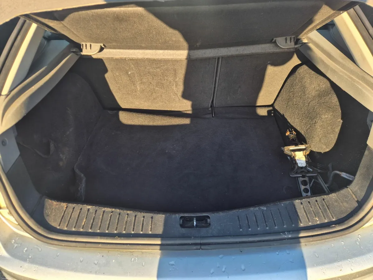 10 Ford Focus  1.6 TDCI 5dr Zetec - Image 4