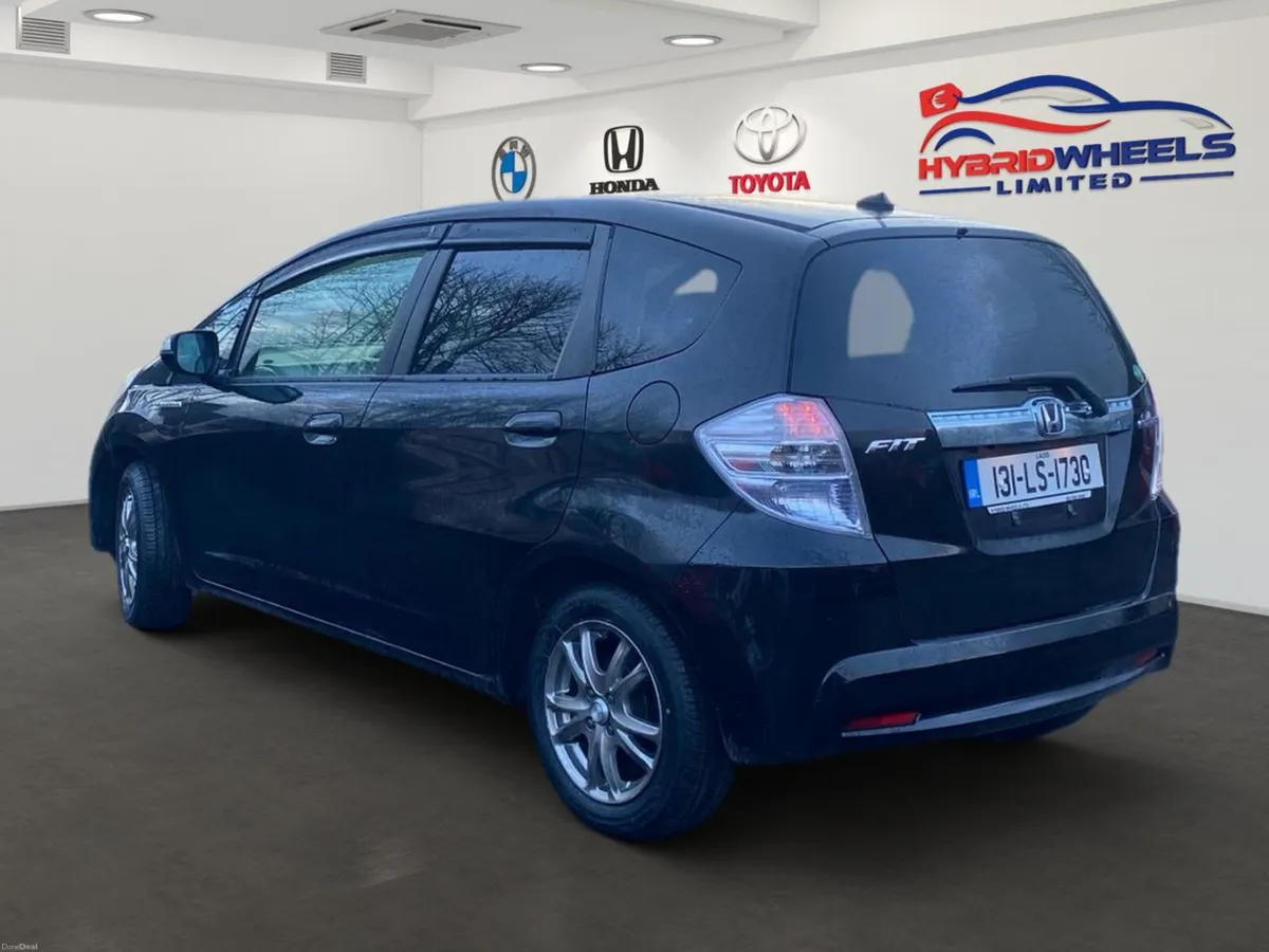 Honda Fit Hybrid 2013 🔥Heated seats - Image 4