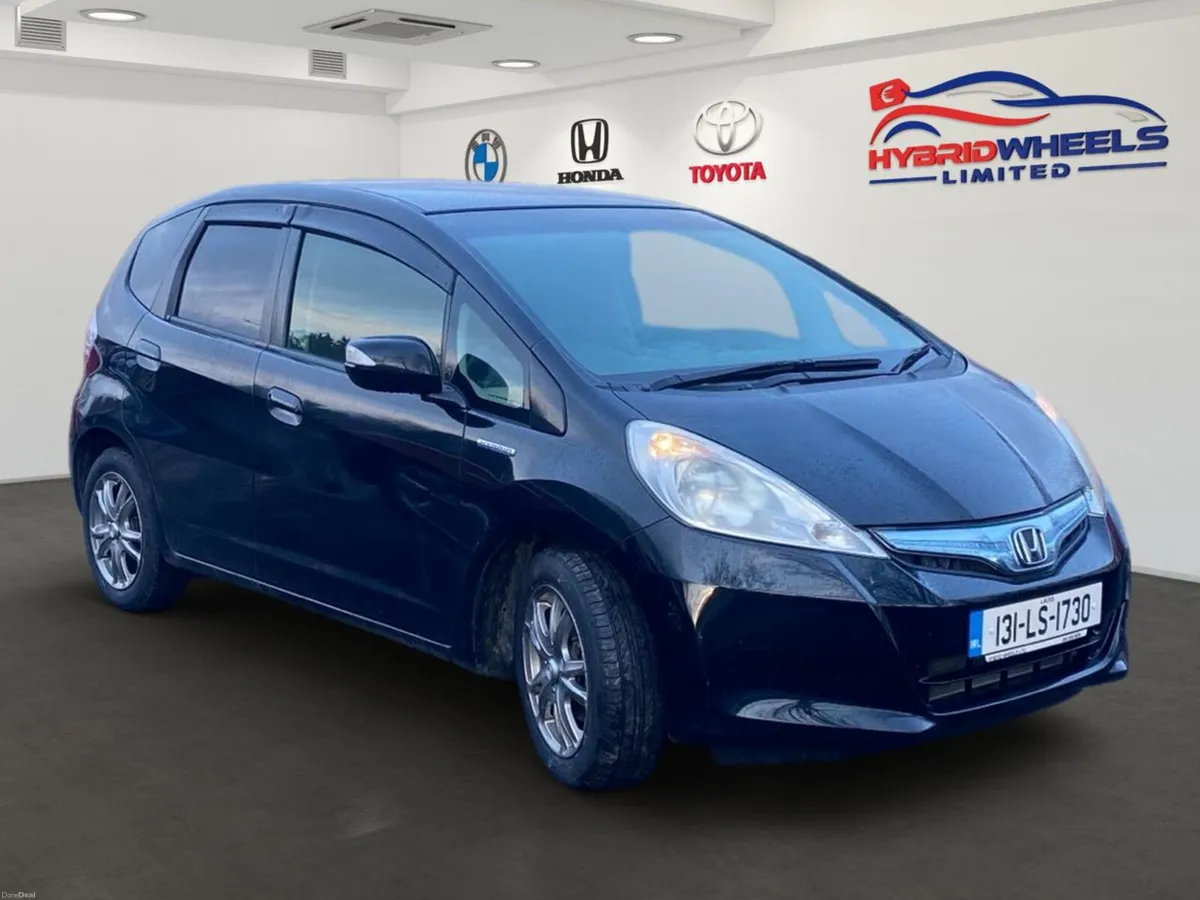 Honda Fit Hybrid 2013 🔥Heated seats - Image 2