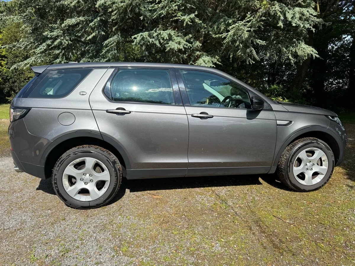 Land Rover Discovery Sport - Image 3
