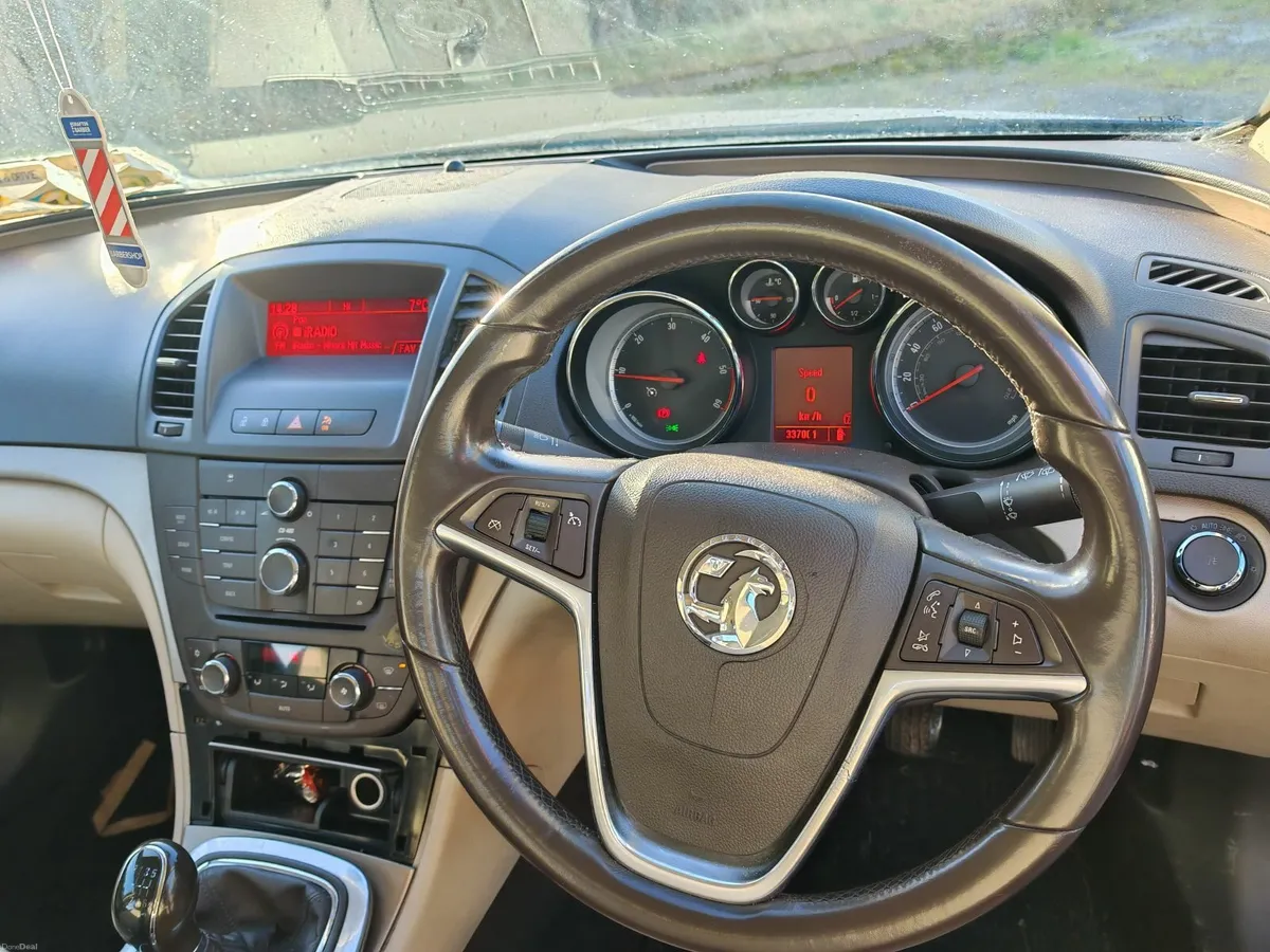2011 Vauxhall Insignia 2.0 Diesel spares or repair - Image 2
